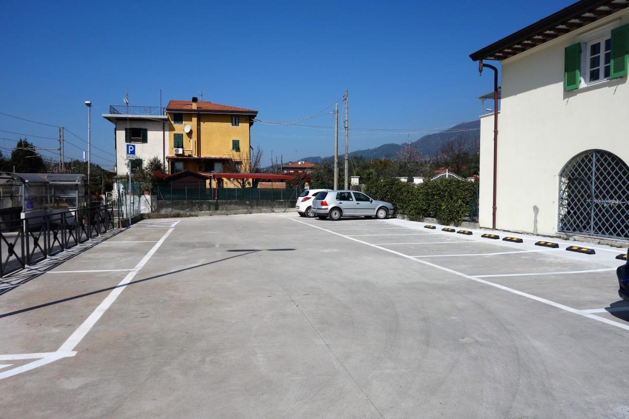House Versilia Luca E Giada, 5 Chilometri Da Forte Dei Marmi! Bagian luar foto